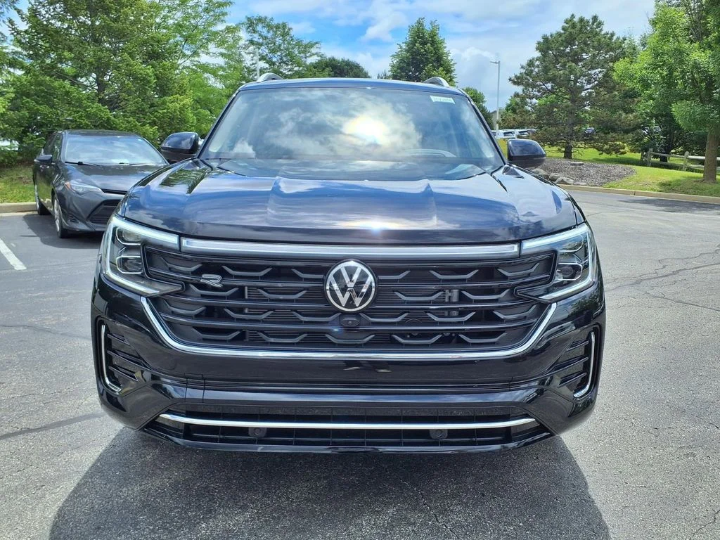 New 2026 Deep Black Pearl Volkswagen 2.0T SEL Premium R-Line image 6