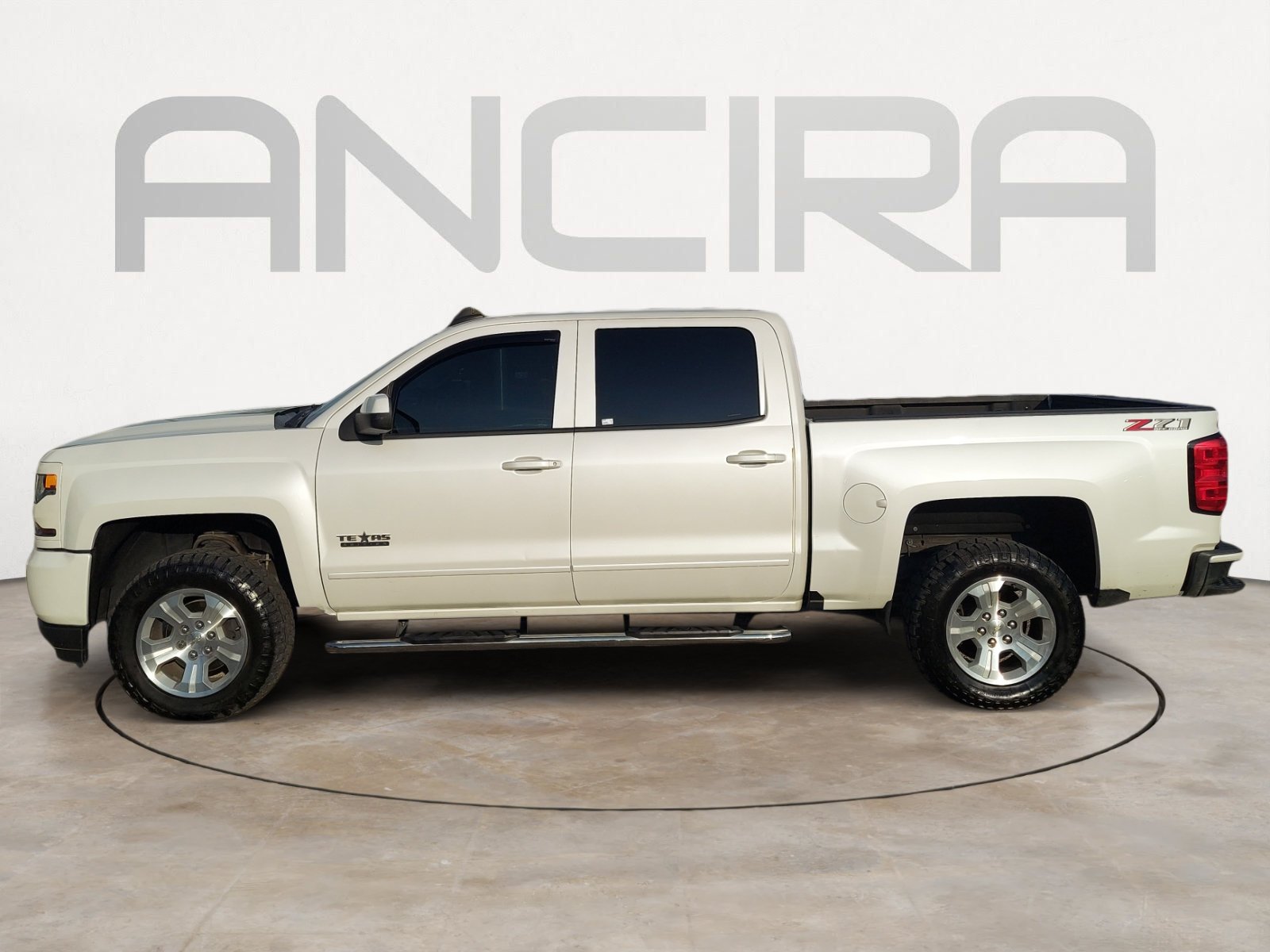 Used 2018 Iridescent Pearl Tricoat Chevrolet LT image 7