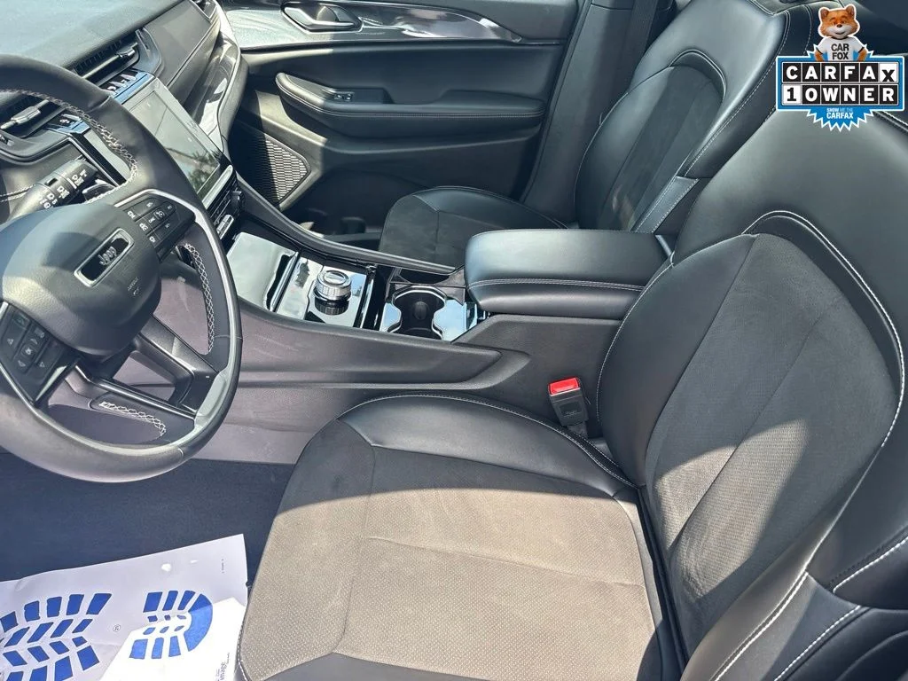 Used 2023 Black Jeep Altitude X image 17