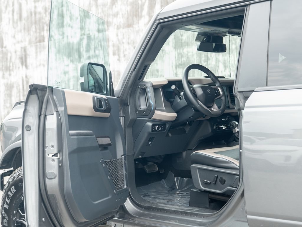 Used 2024 Gray Ford Wildtrak image 11