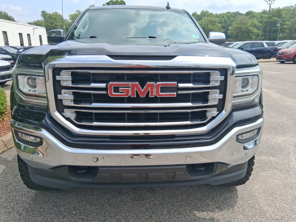 Used 2018 Black GMC SLT image 13