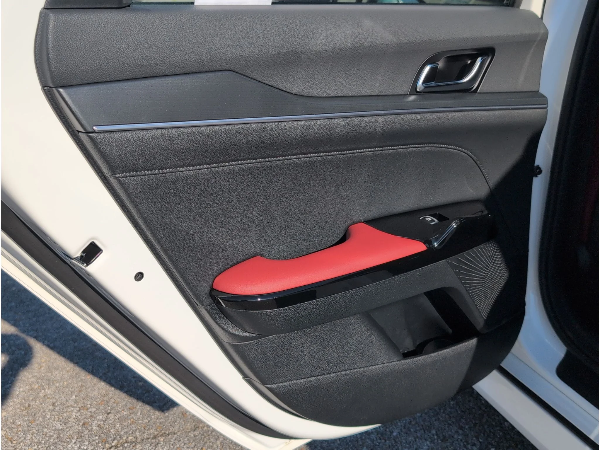 New 2027 Snow White Pearl Kia GT-Line image 31