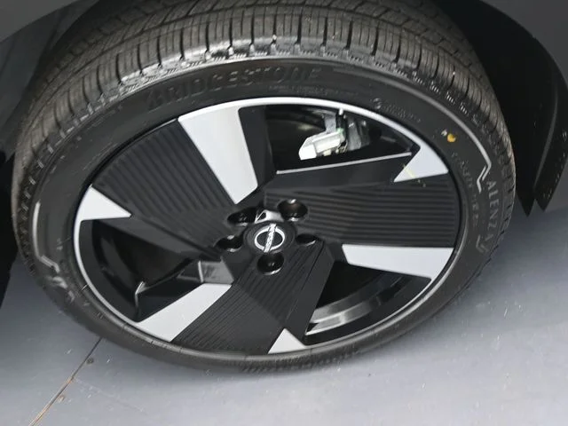 New 2025 White Nissan SR image 30