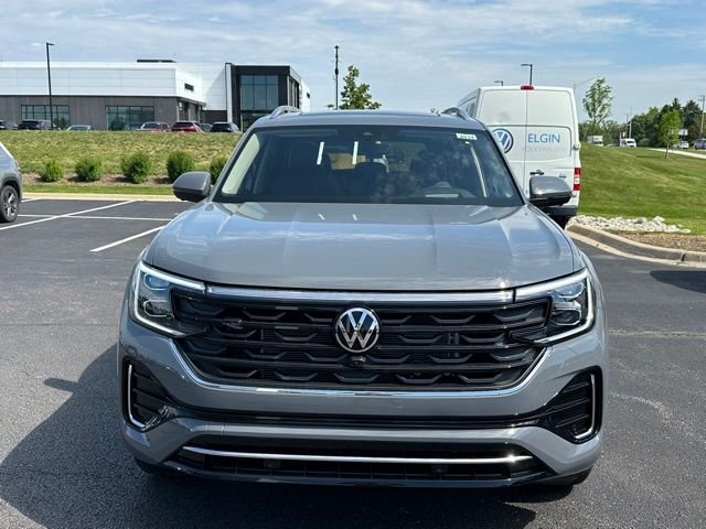 New 2026 Pure Gray Volkswagen 2.0T SEL Premium R-Line image 2