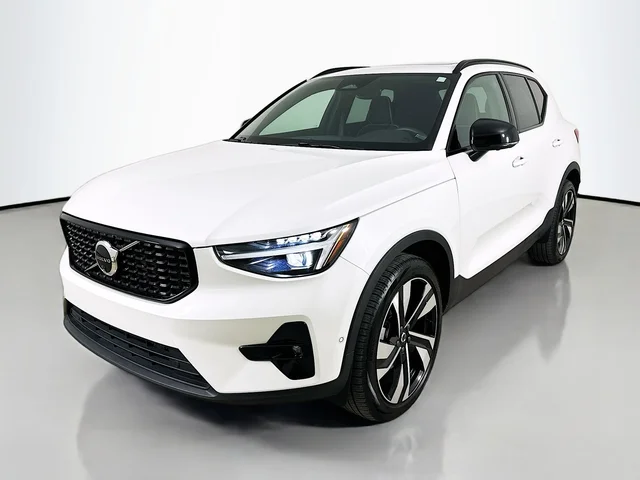 2024 Volvo XC40 