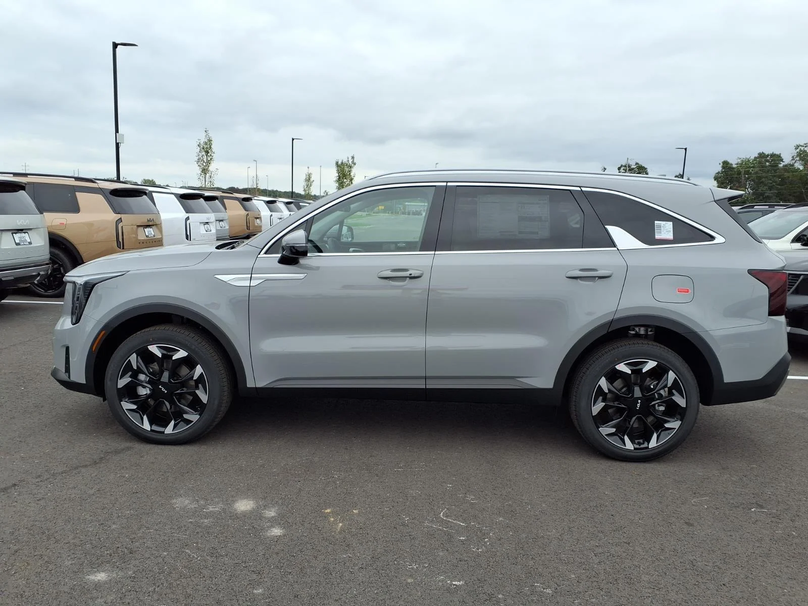 New 2026 Wolf Gray Kia EX image 2