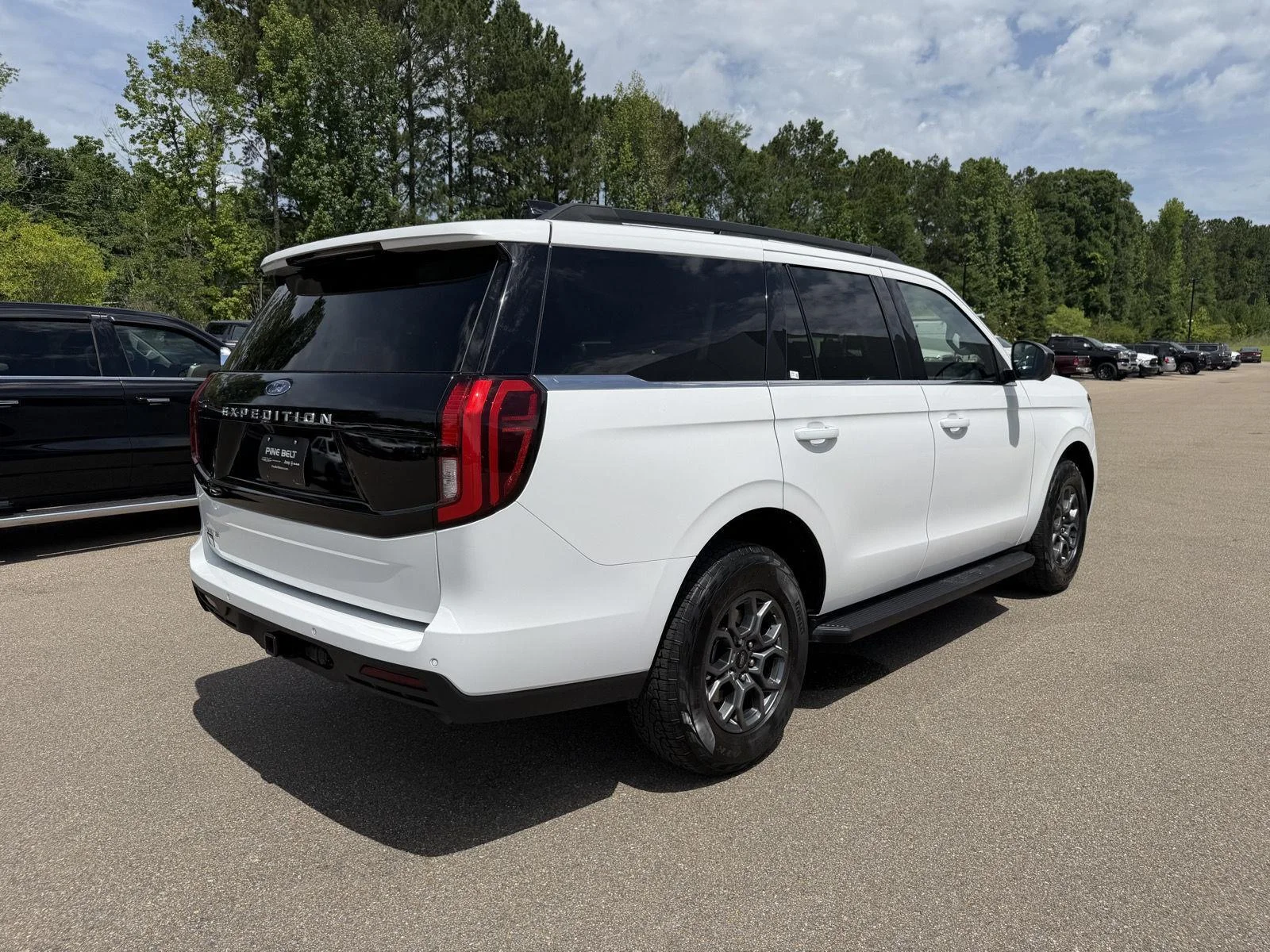Used 2025 Oxford White Ford Active image 6