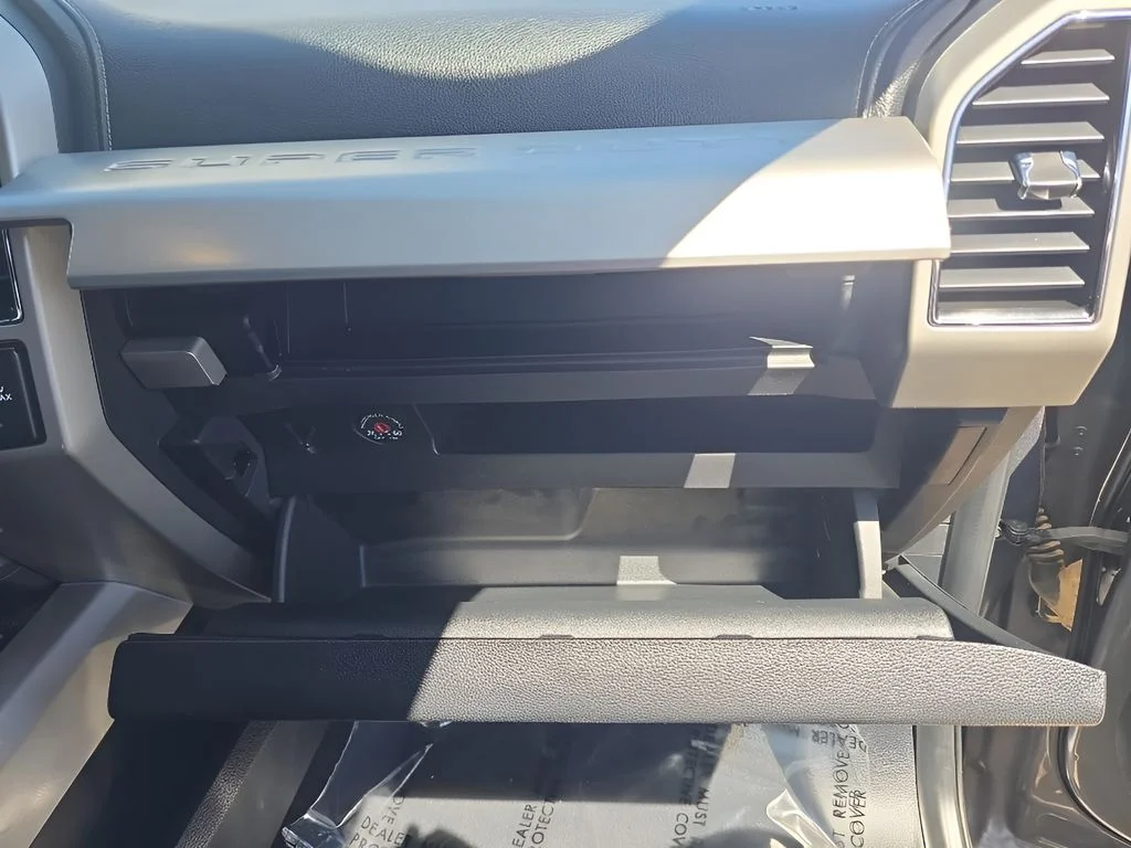 Used 2021 Carbonized Gray Metallic Ford LARIAT image 10
