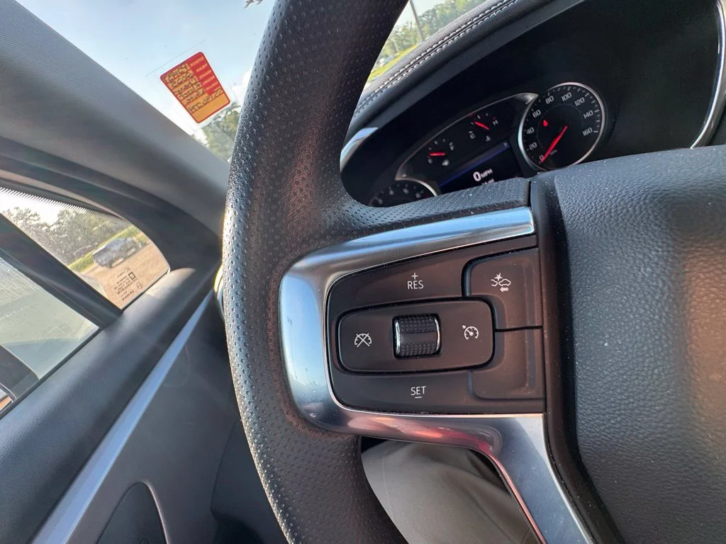 Used 2025 White Chevrolet LT image 24