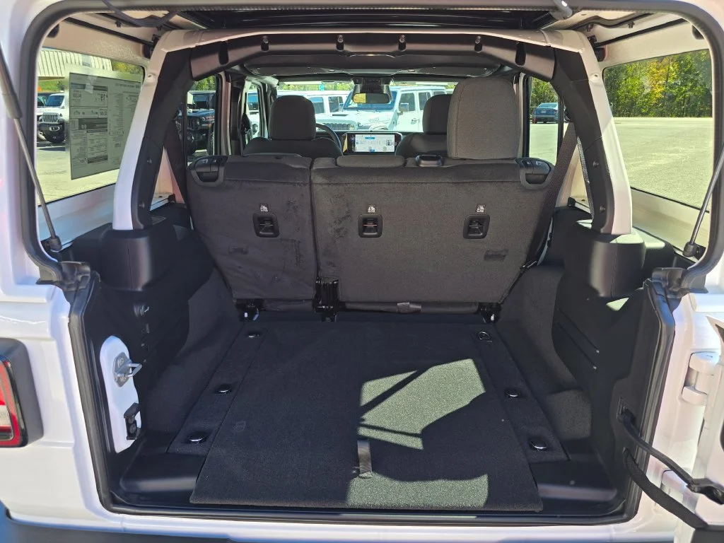 New 2027 White/off-white Jeep Sport S image 13