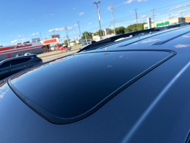 Used 2015 Gray Toyota XLE image 10