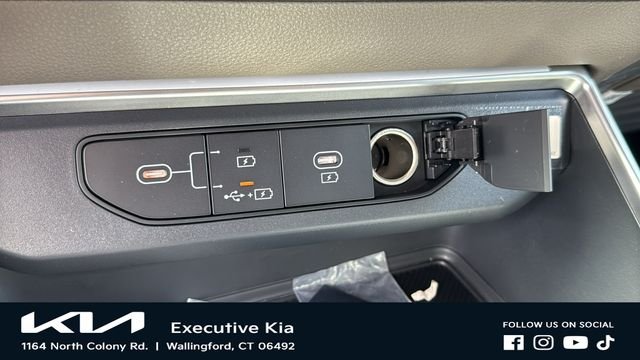 New 2026 Snow White Pearl Kia LX image 19