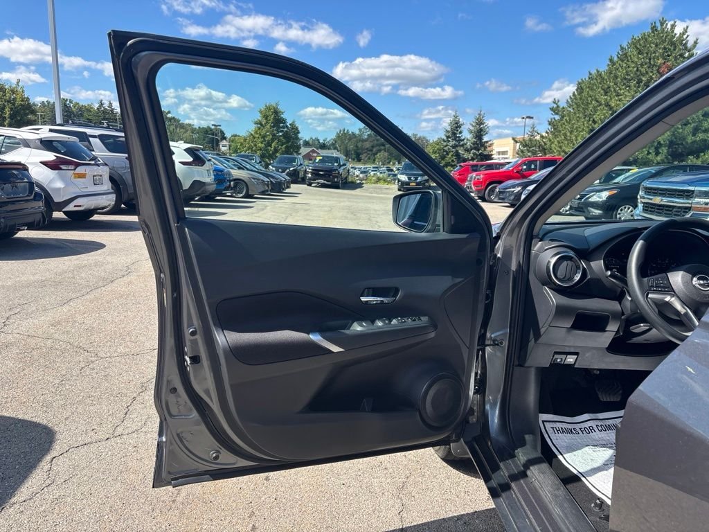 Used 2023 Gray Nissan SV image 16