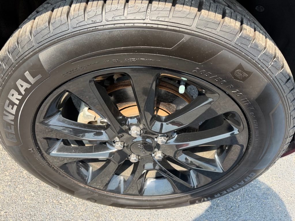 Used 2020 Red Jeep Altitude image 8