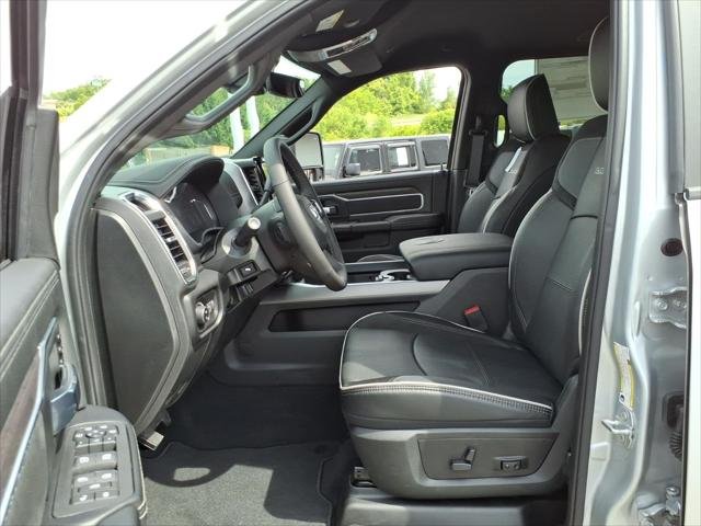 New 2026 Silver-Zynith Exterior Paint RAM LARAMIE image 5