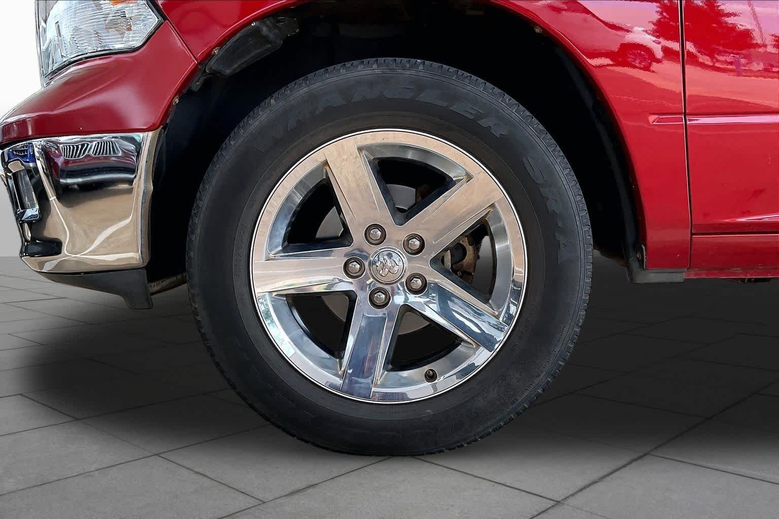 Used 2010 Inferno Red Crystal Pearl Dodge SLT image 11