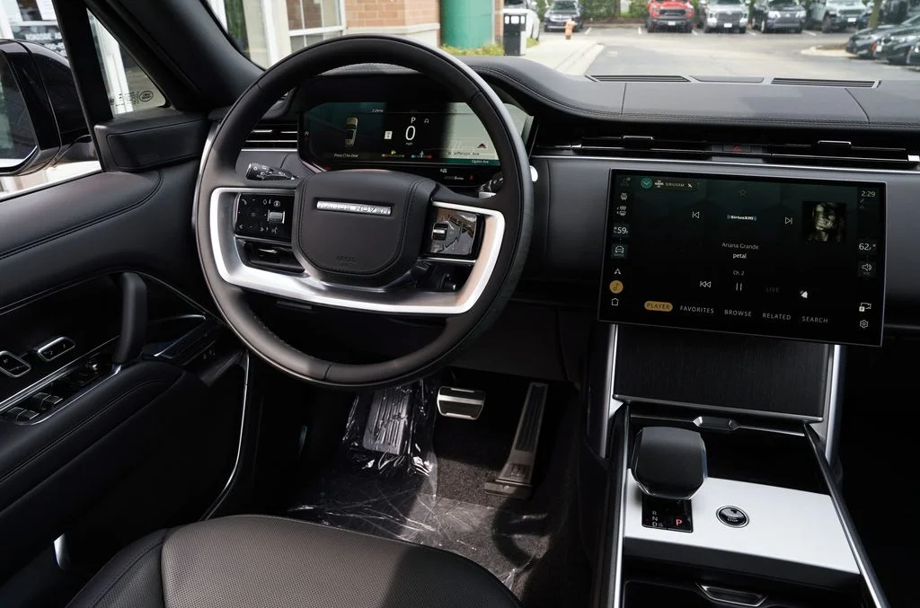 New 2026 Fuji White Land Rover SE image 15