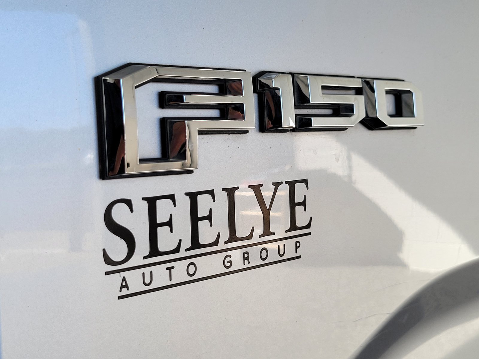 Used 2015 Silver Ford XLT image 29