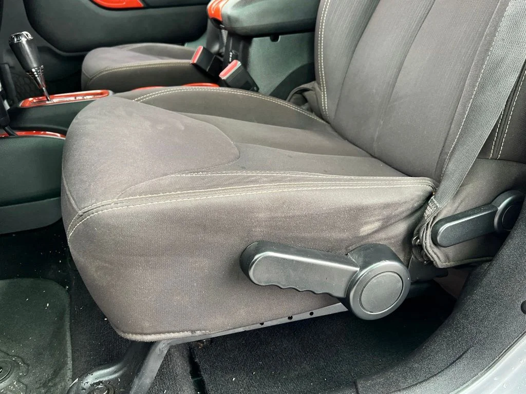 Used 2013 Billet Silver Metallic Jeep Unlimited Sahara image 19