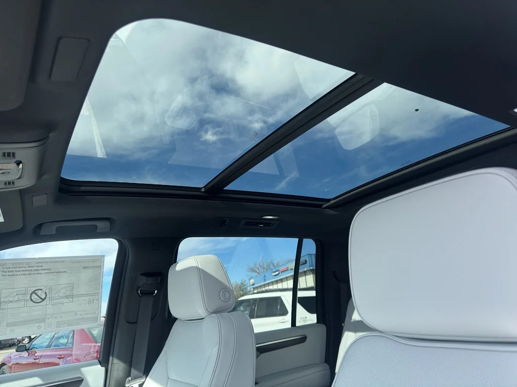 2026 Chevrolet Suburban Premier - Photo 30