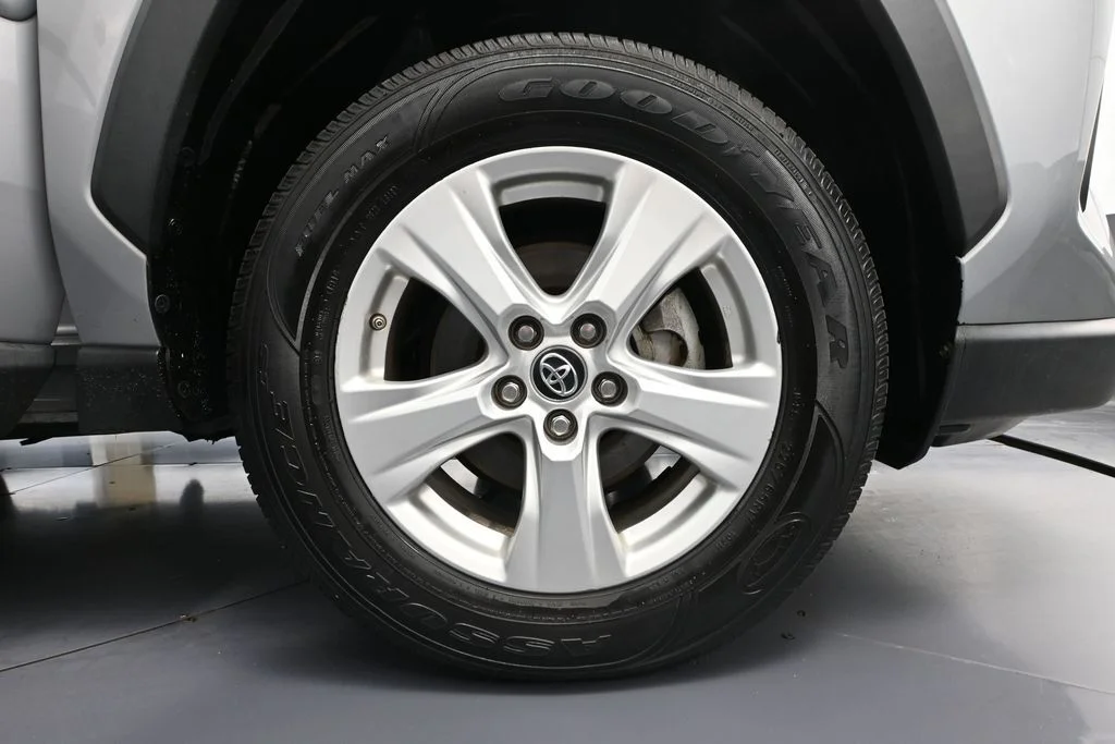Used 2019 Silver Toyota LE image 16