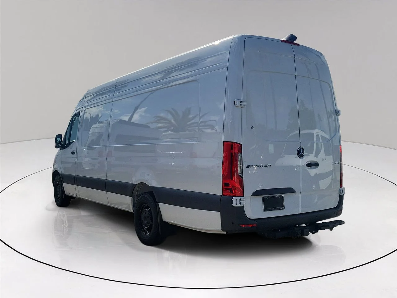 New 2026 Arctic+White Mercedes-Benz Cargo 170 WB image 6