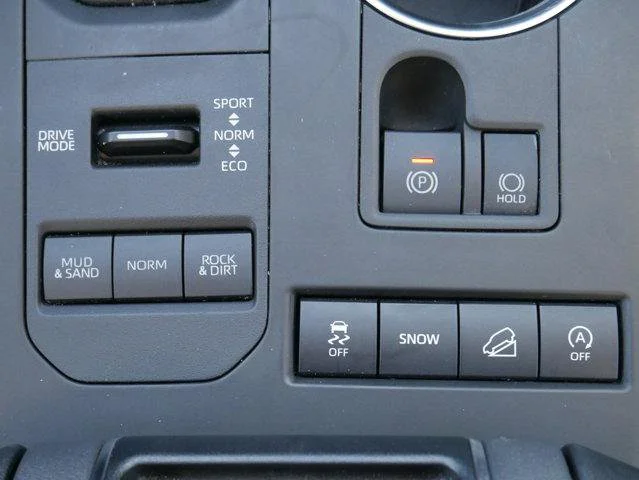 2022 Toyota Highlander XLE - Photo 23