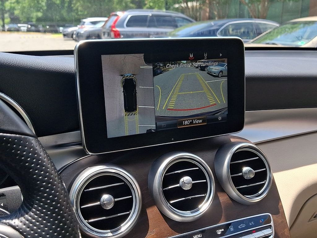 Used 2019  Mercedes-Benz GLC 350e image 18