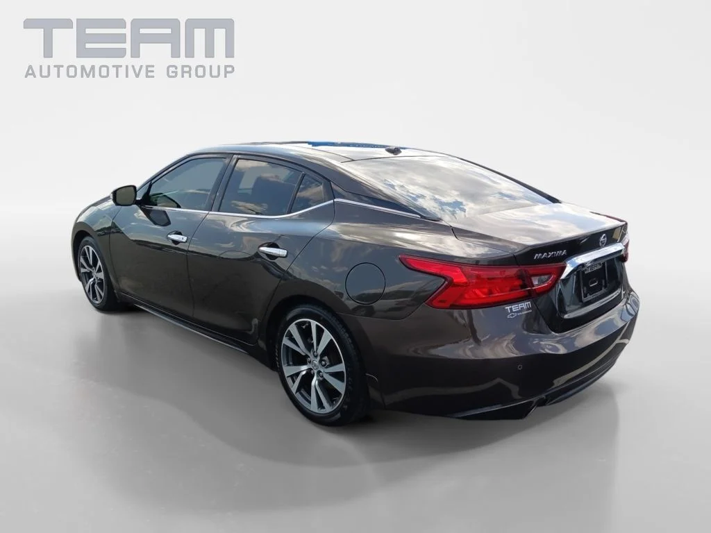 Used 2017 Brown Nissan Platinum image 5