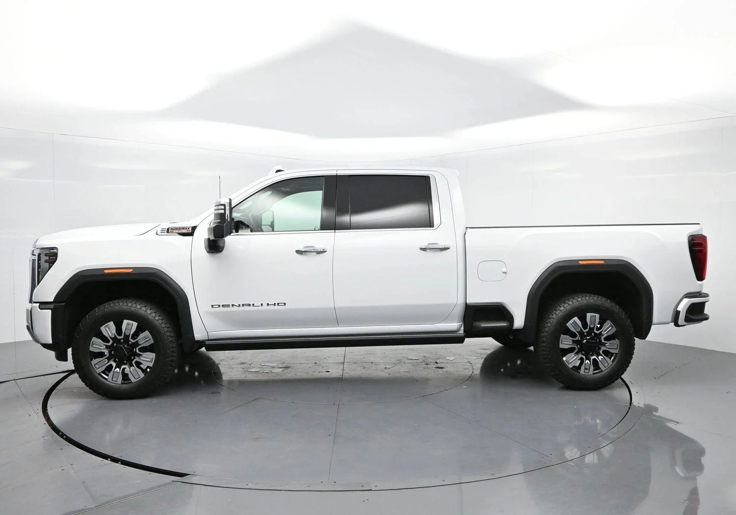 Used 2026 Summit White GMC Denali image 4