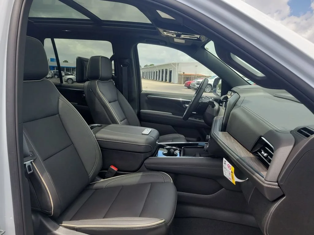 New 2026 Polar White Tricoat Chevrolet Premier image 29