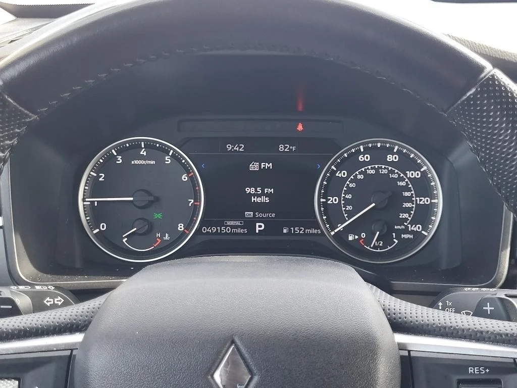 Used 2024 White Diamond Mitsubishi SE image 13