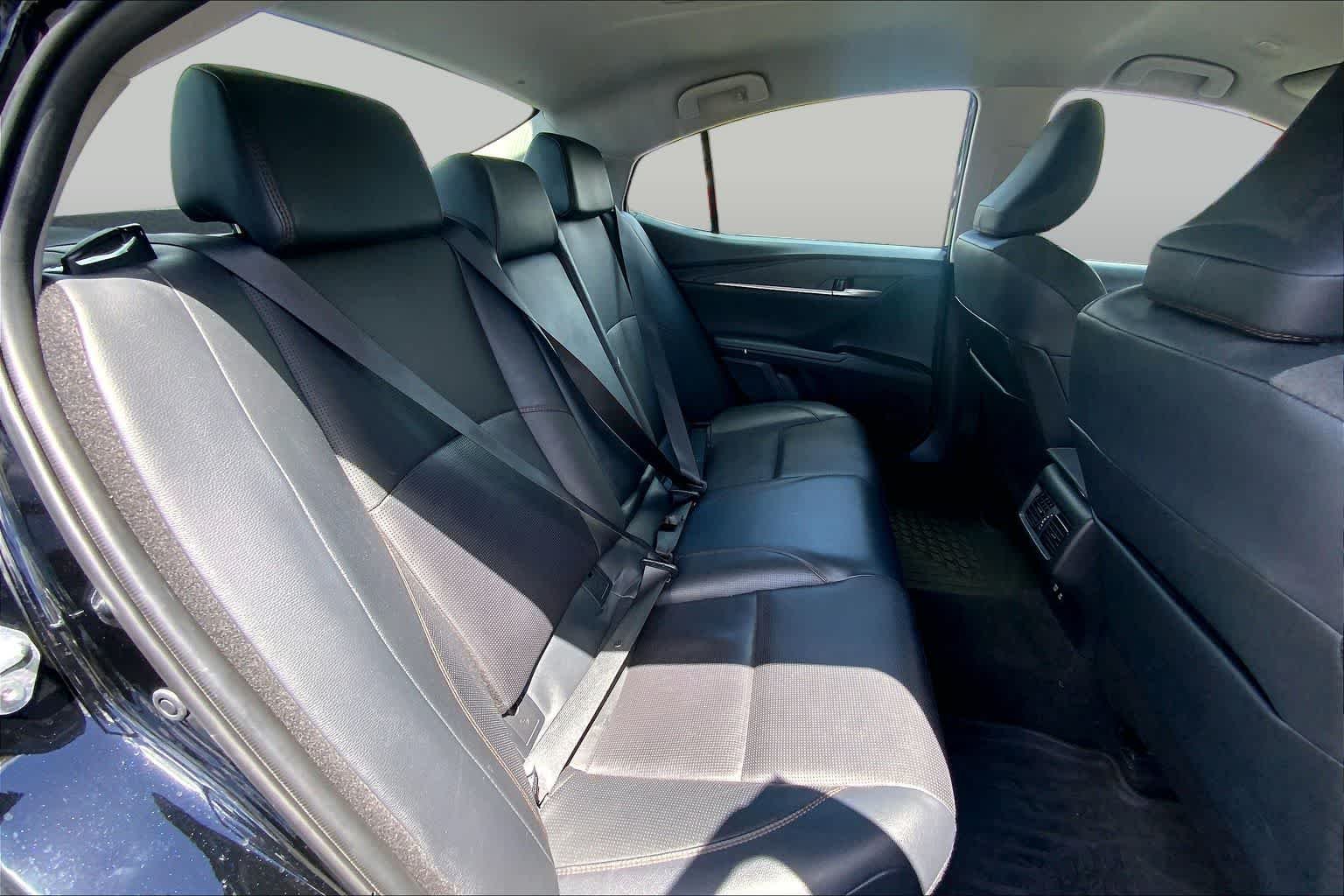 Used 2025 Midnight Black Metallic Toyota XLE image 19