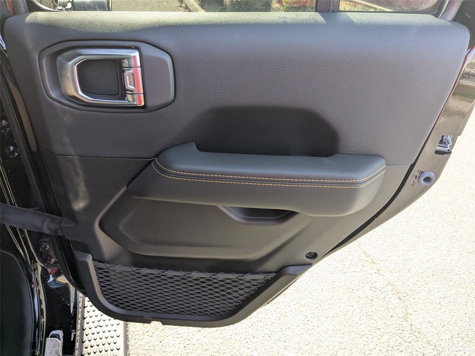 2025 Jeep Wrangler 4-Door Sahara - Photo 27