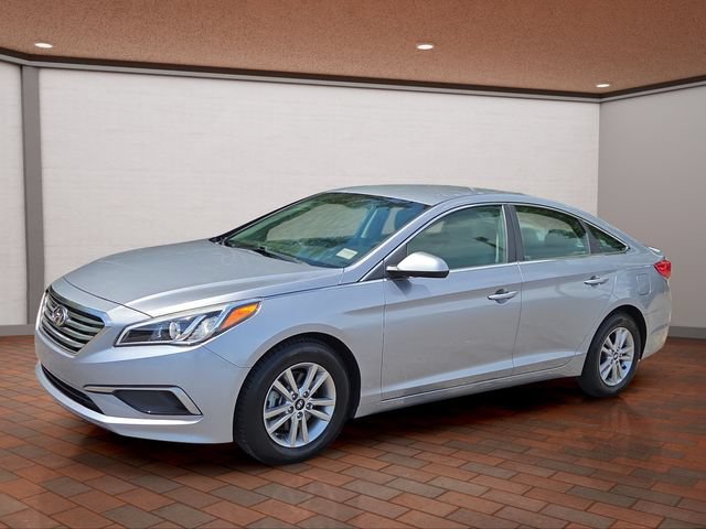 Used 2016 Shale Gray Metallic Hyundai 2.4L SE image 23