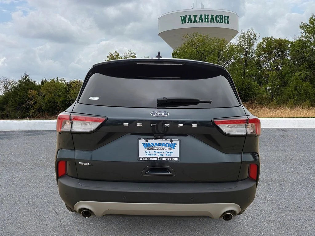 Used 2022 Blue Ford SEL image 4
