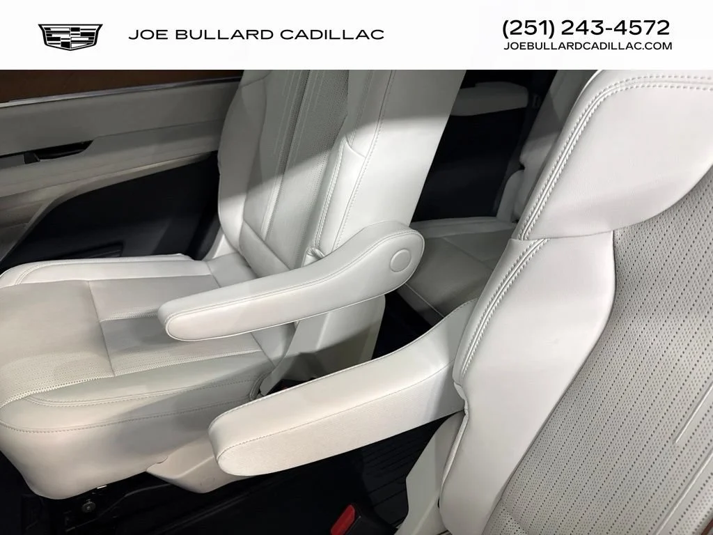 2027 Cadillac VISTIQ Sport - Photo 13