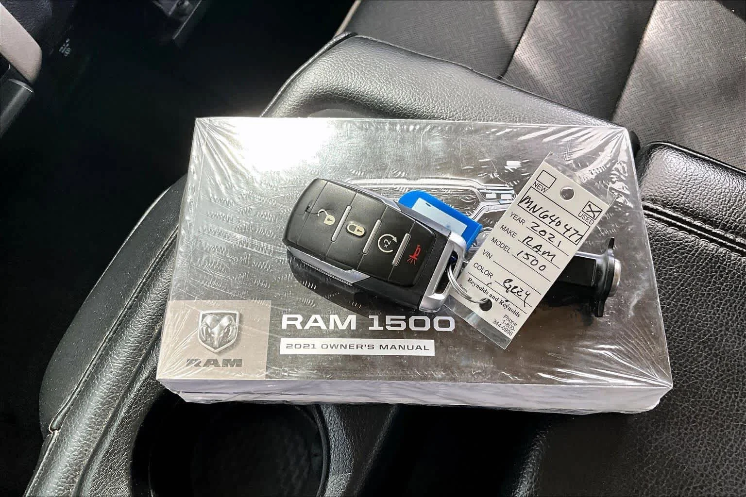 Used 2021 Granite Crystal Metallic Clearcoat Ram Laramie image 15