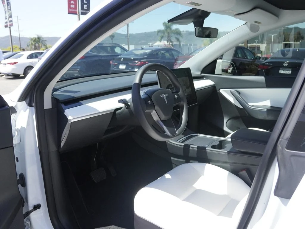 Used 2022 White Tesla Long Range image 15