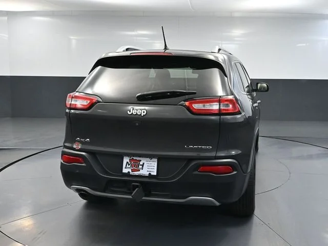 Used 2015 Gray Jeep Limited image 7
