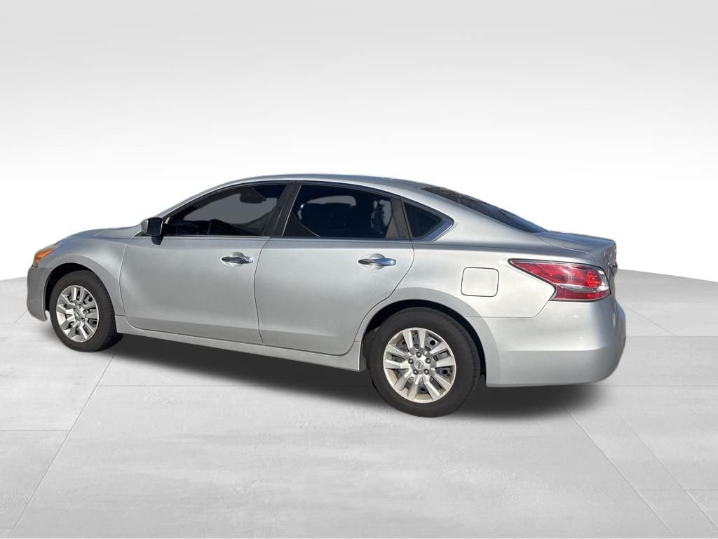 Used 2014 Silver Nissan 2.5 S image 12