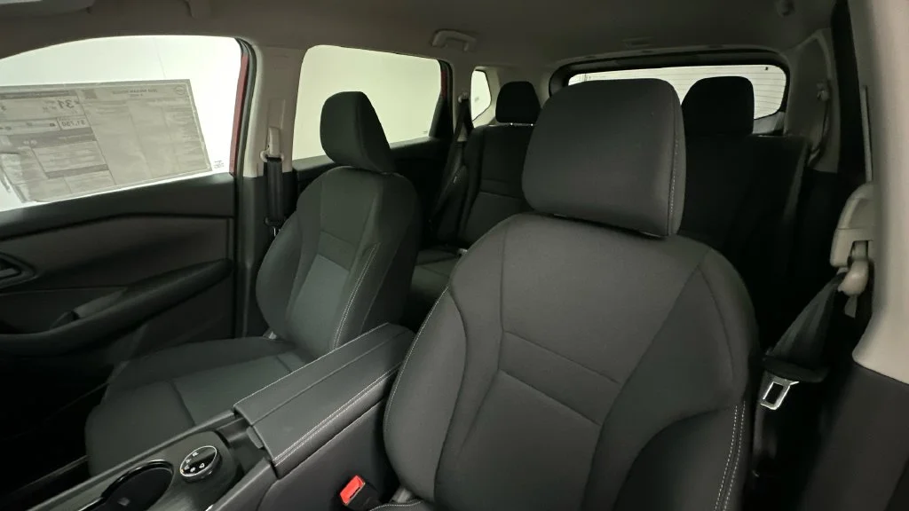 Used 2024 Red Nissan S image 7