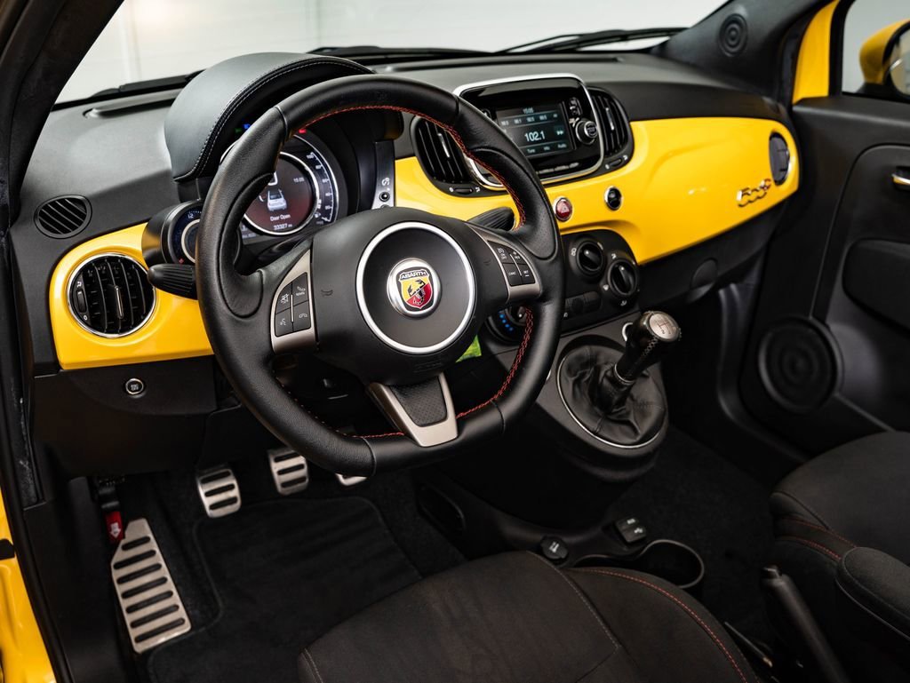 Used 2017 Giallo Moderna Perla (Pearl Yellow Tri-Coat) FIAT Abarth image 4