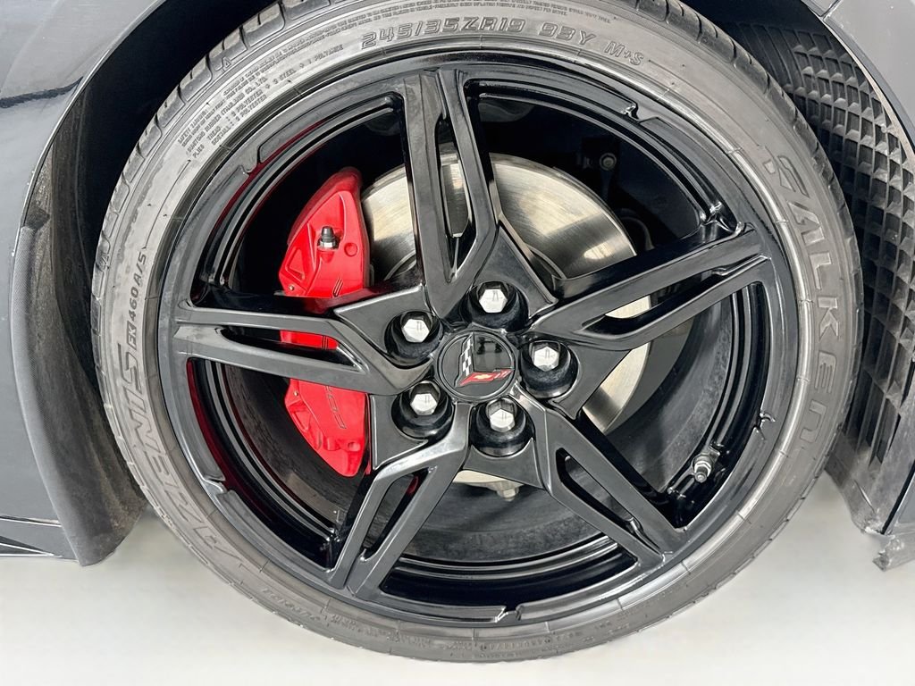 Used 2021 Black Chevrolet Stingray image 27