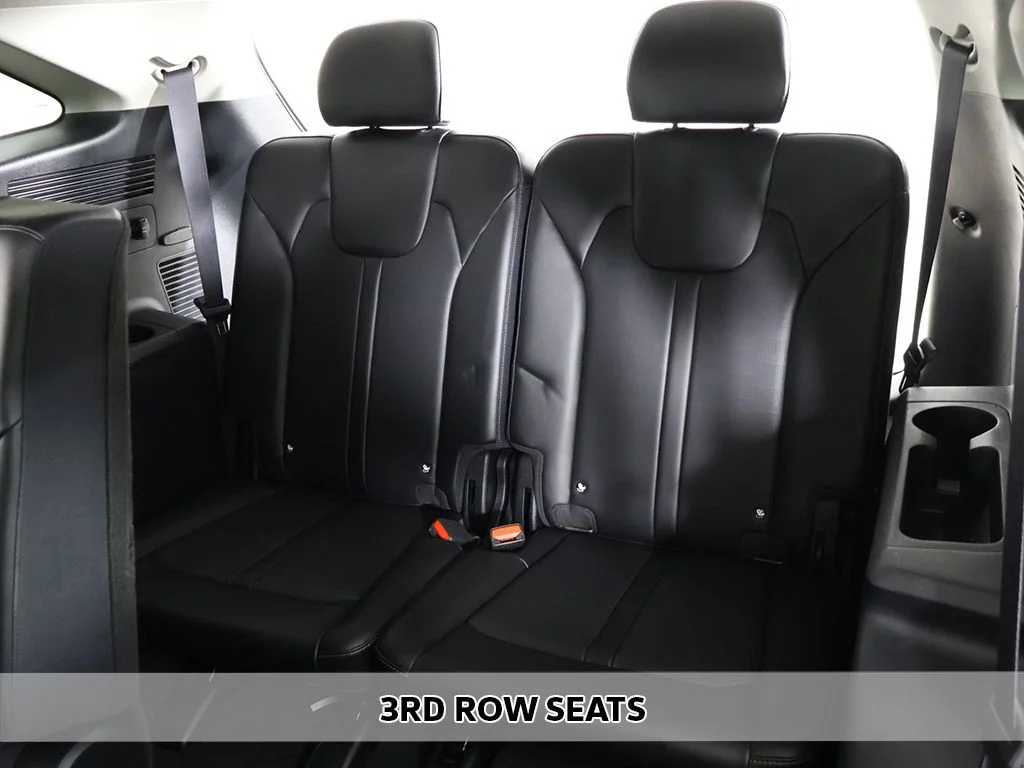 Used 2024 Silver Kia S image 8
