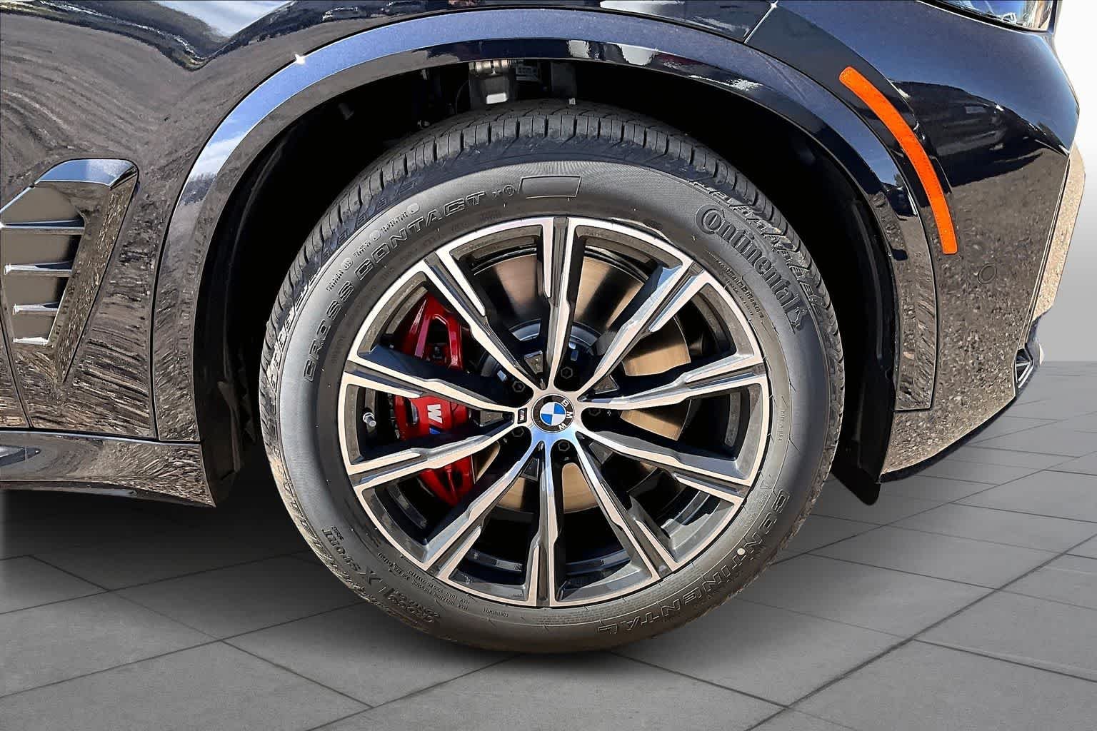 New 2026 Carbon Black Metallic BMW xDrive50e image 11