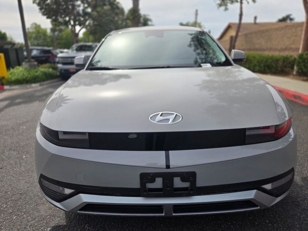 Used 2024 Gray Hyundai SEL image 2