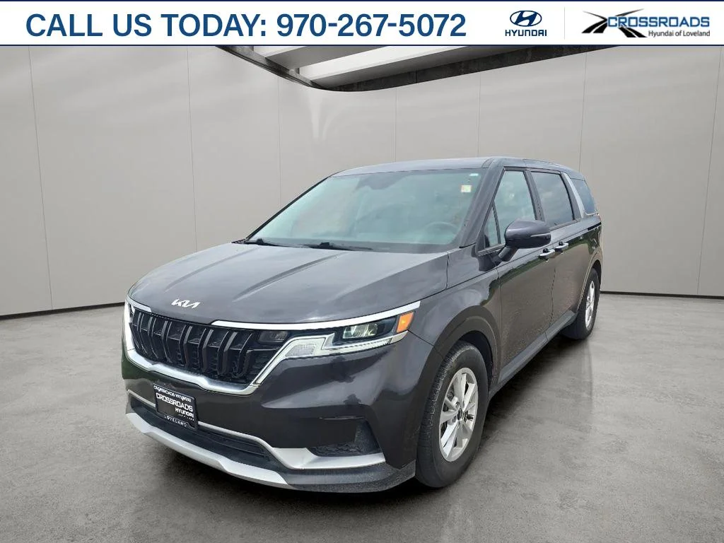 2022 Kia Sedona LX's photo