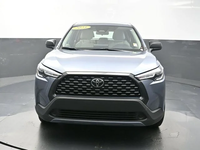 Used 2025 Blue Toyota L image 2