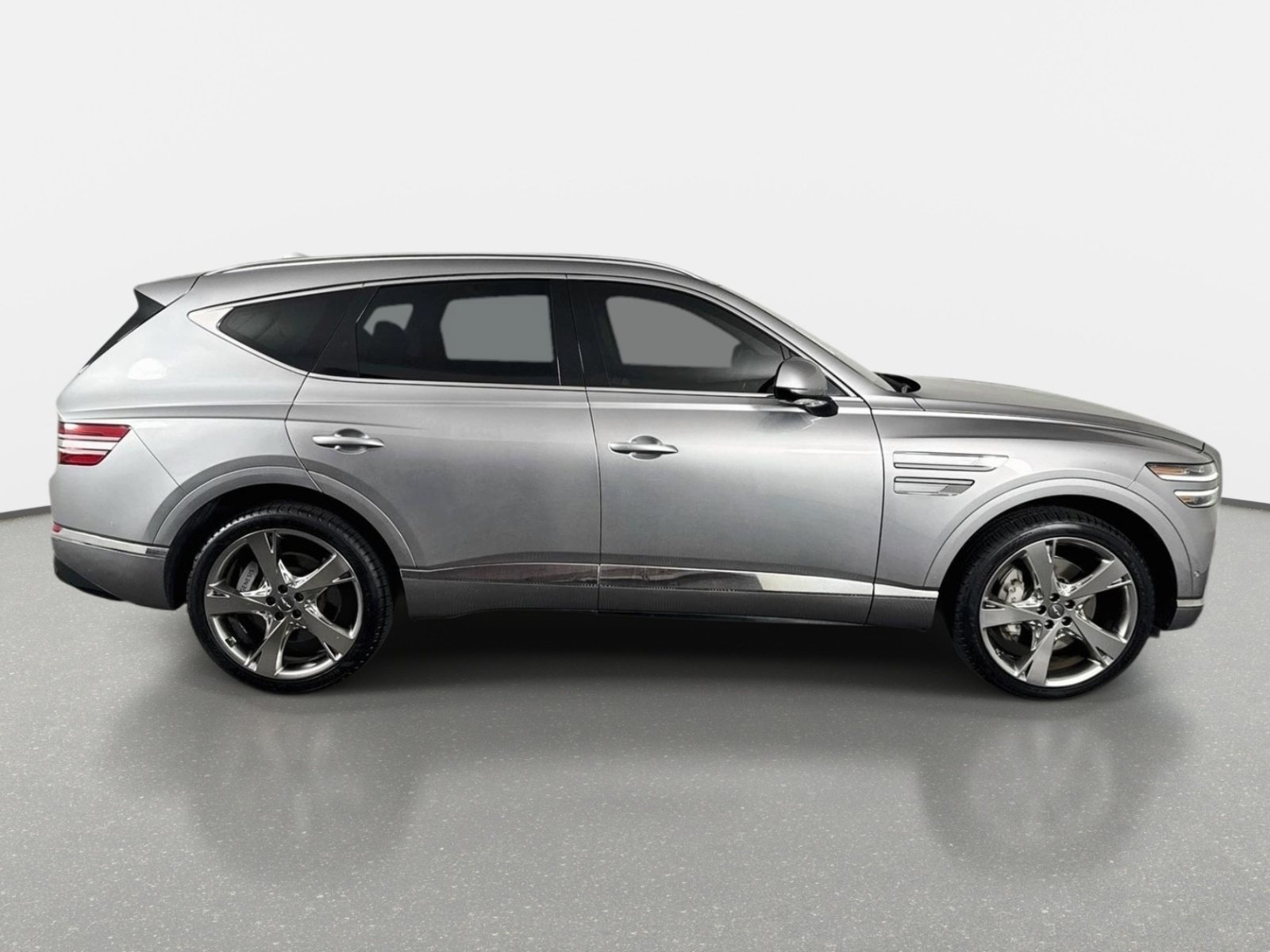 Used 2024 Savile Silver Genesis 2.5T image 4